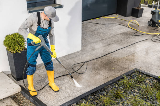 Best Sidewalk Pressure Washing  in Clinton, OH